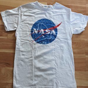 Size Small White Nasa Logo T Shirt